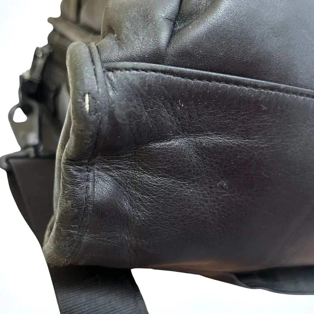 TUMI Leather Laptop Briefcase Expandable Work Bag Black – Wear & Small Hole